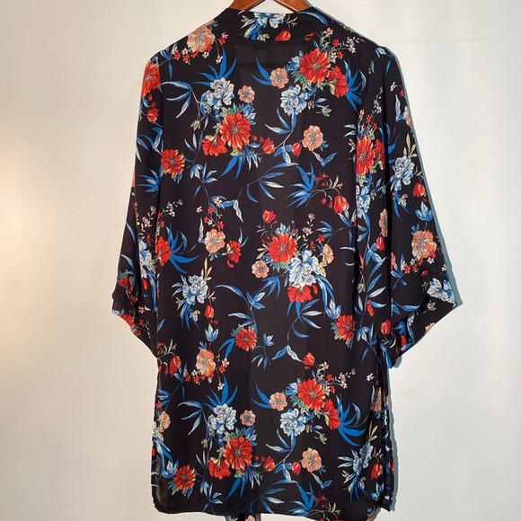 Tahari - Floral semi sheer kimono. size S/M - Picture 2 of 8